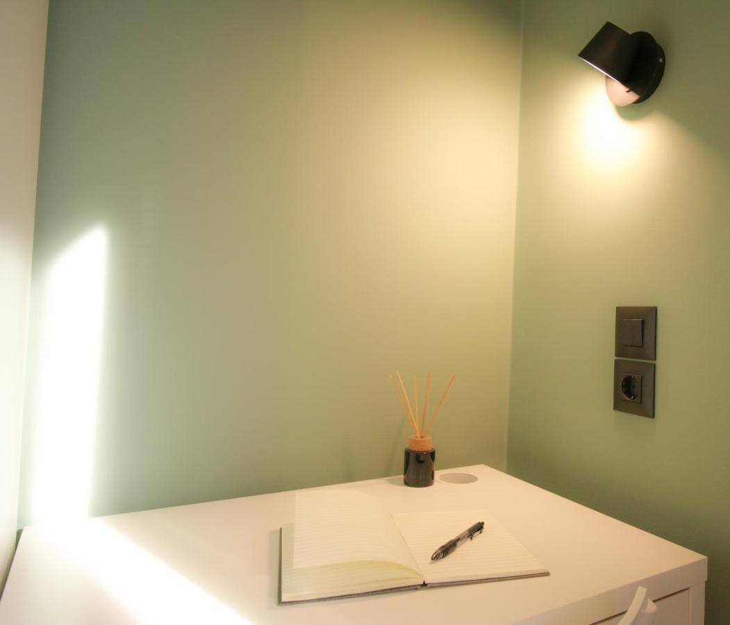 Onos - 2 Bedroom 2 Bathroom Penthouse With Terrace In Old Town Каламата Екстериор снимка