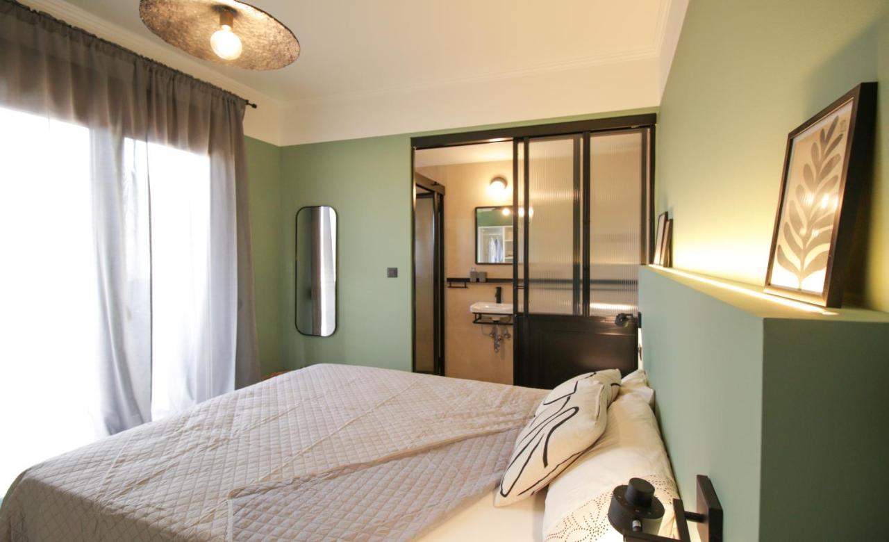 Onos - 2 Bedroom 2 Bathroom Penthouse With Terrace In Old Town Каламата Екстериор снимка