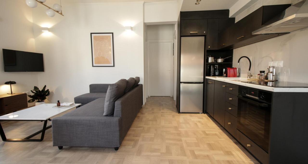 Onos - 2 Bedroom 2 Bathroom Penthouse With Terrace In Old Town Каламата Екстериор снимка