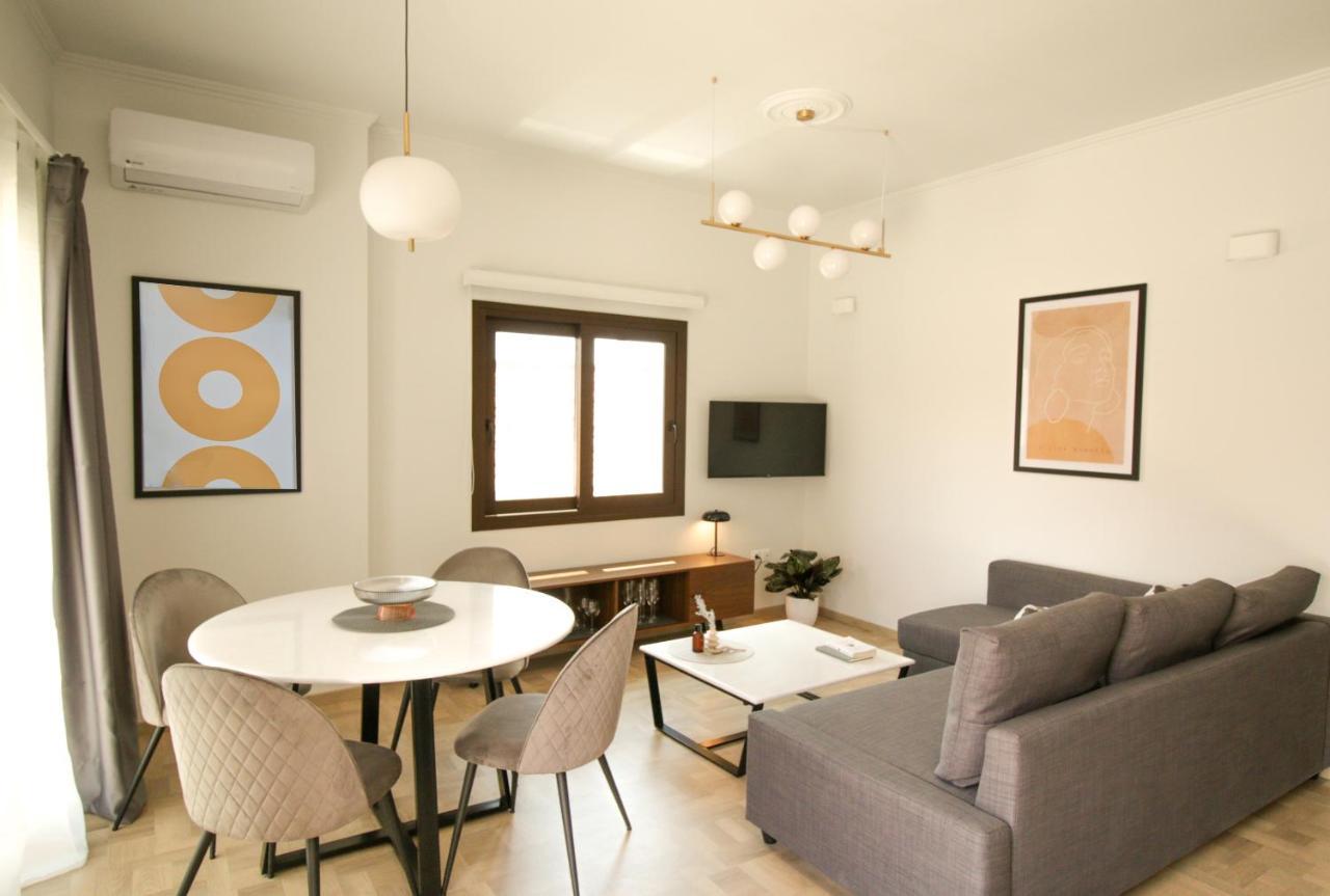 Onos - 2 Bedroom 2 Bathroom Penthouse With Terrace In Old Town Каламата Екстериор снимка